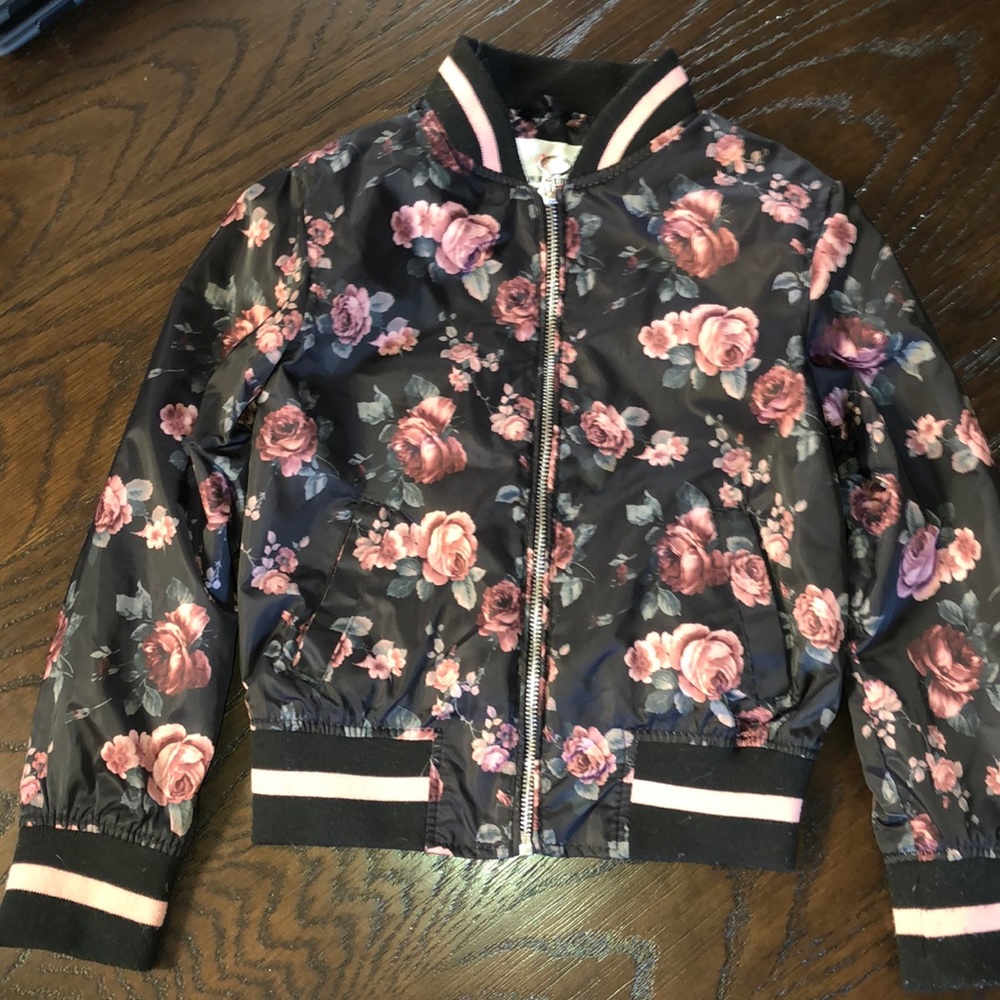 Urban republic girls size 7/8 jacket. Black and pink rose print.